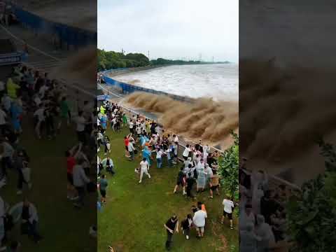 it Really is the eighteenth tide of August. Qiantang River Spring Tide ,China #tide #river #explore